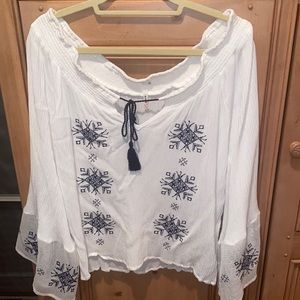 Off the shoulder bell sleeve blouse, size large